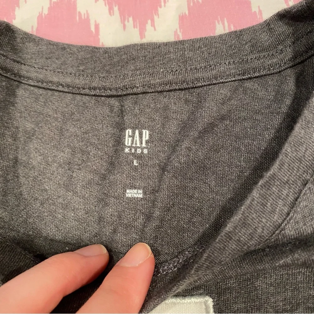 GAP shirt great